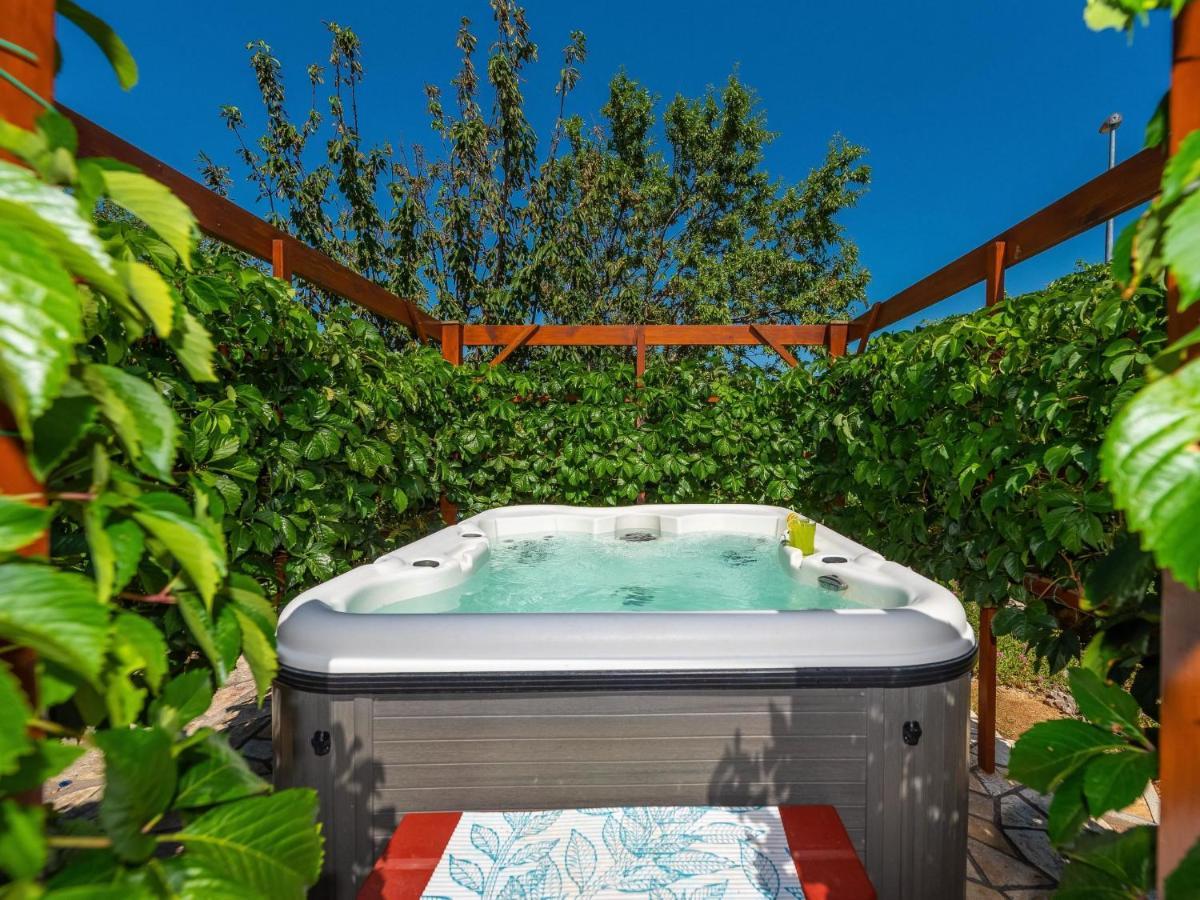 Holiday Home Milka By Interhome Pridraga Bagian luar foto
