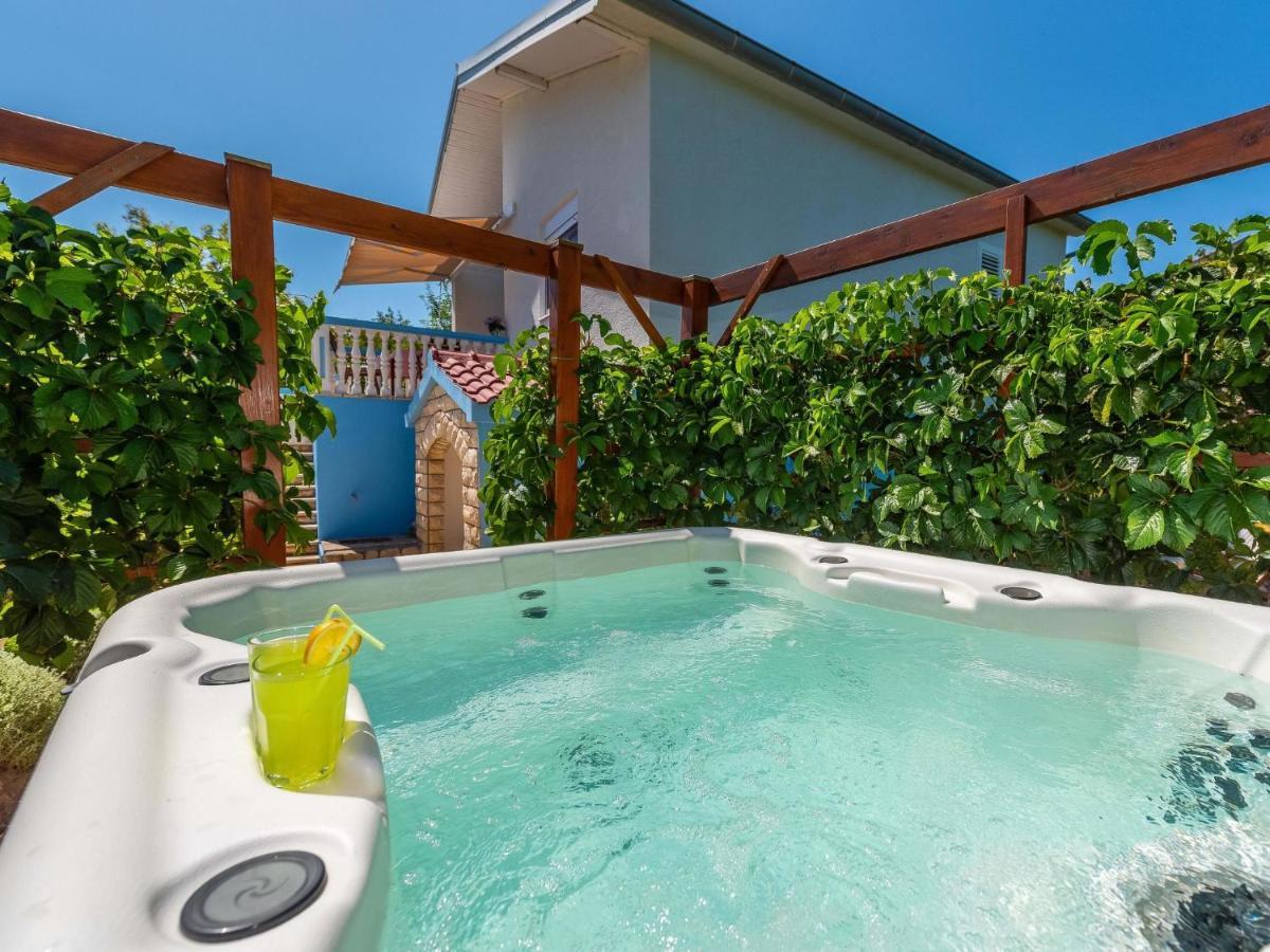 Holiday Home Milka By Interhome Pridraga Bagian luar foto